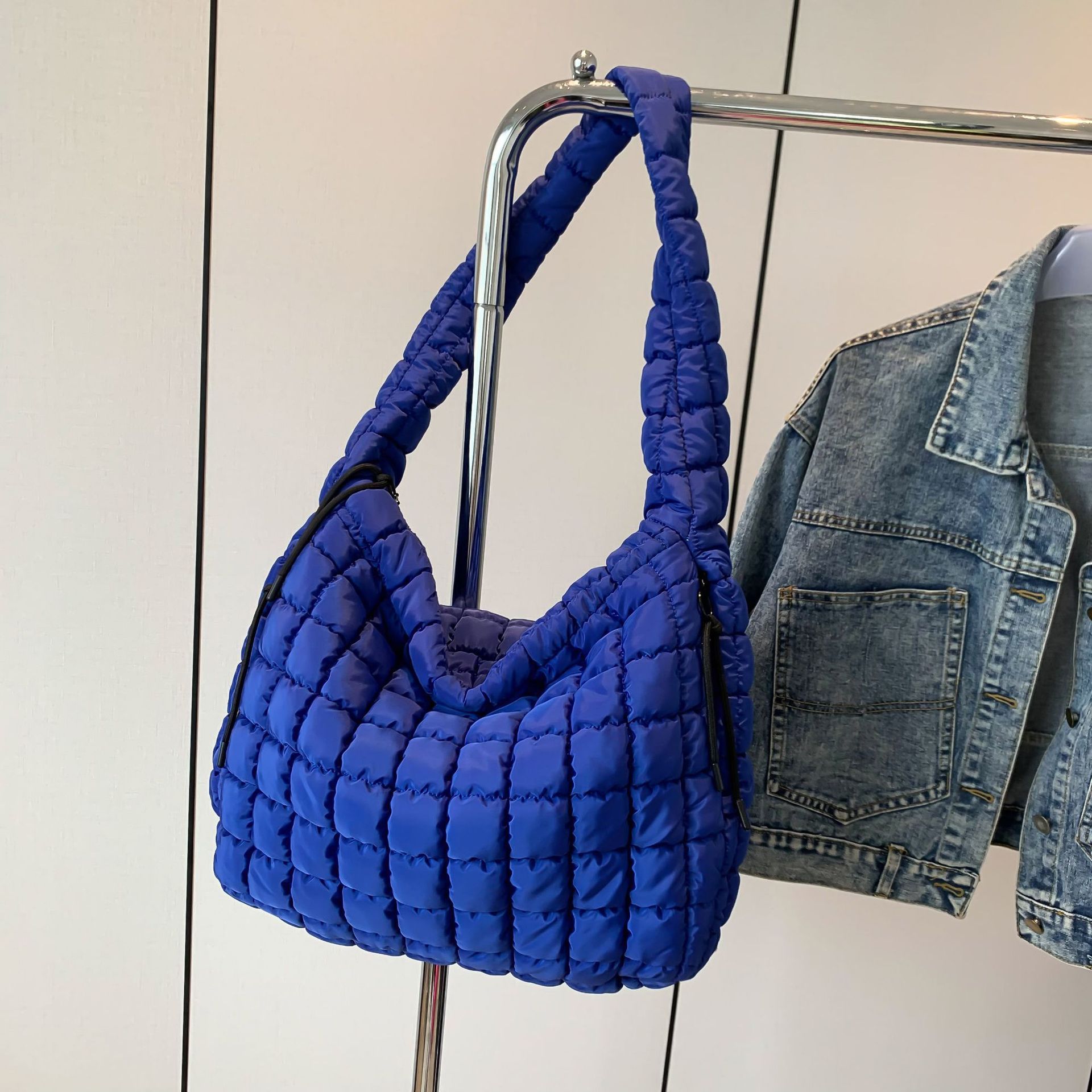 Women's Fashion Shoulder Crossbody Large Capacity Handbag Pleated Cloud Bag - Image 7