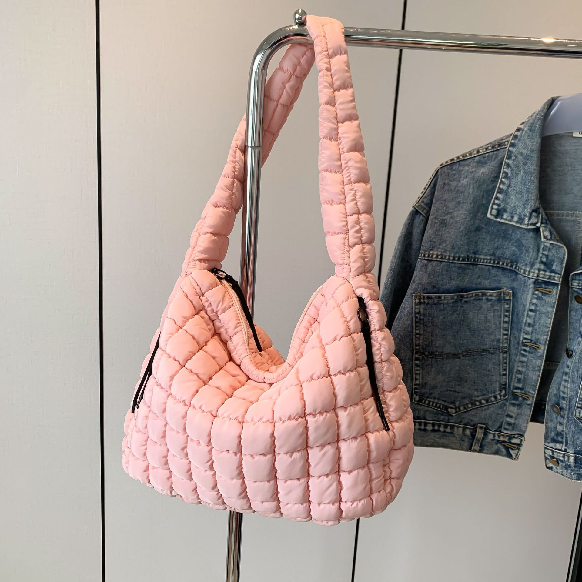 Women's Fashion Shoulder Crossbody Large Capacity Handbag Pleated Cloud Bag - Image 9