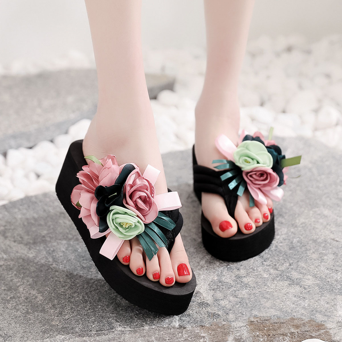 Fashion High-heeled Platform Flip Flops Flower Wedge Beach Shoes - Image 3