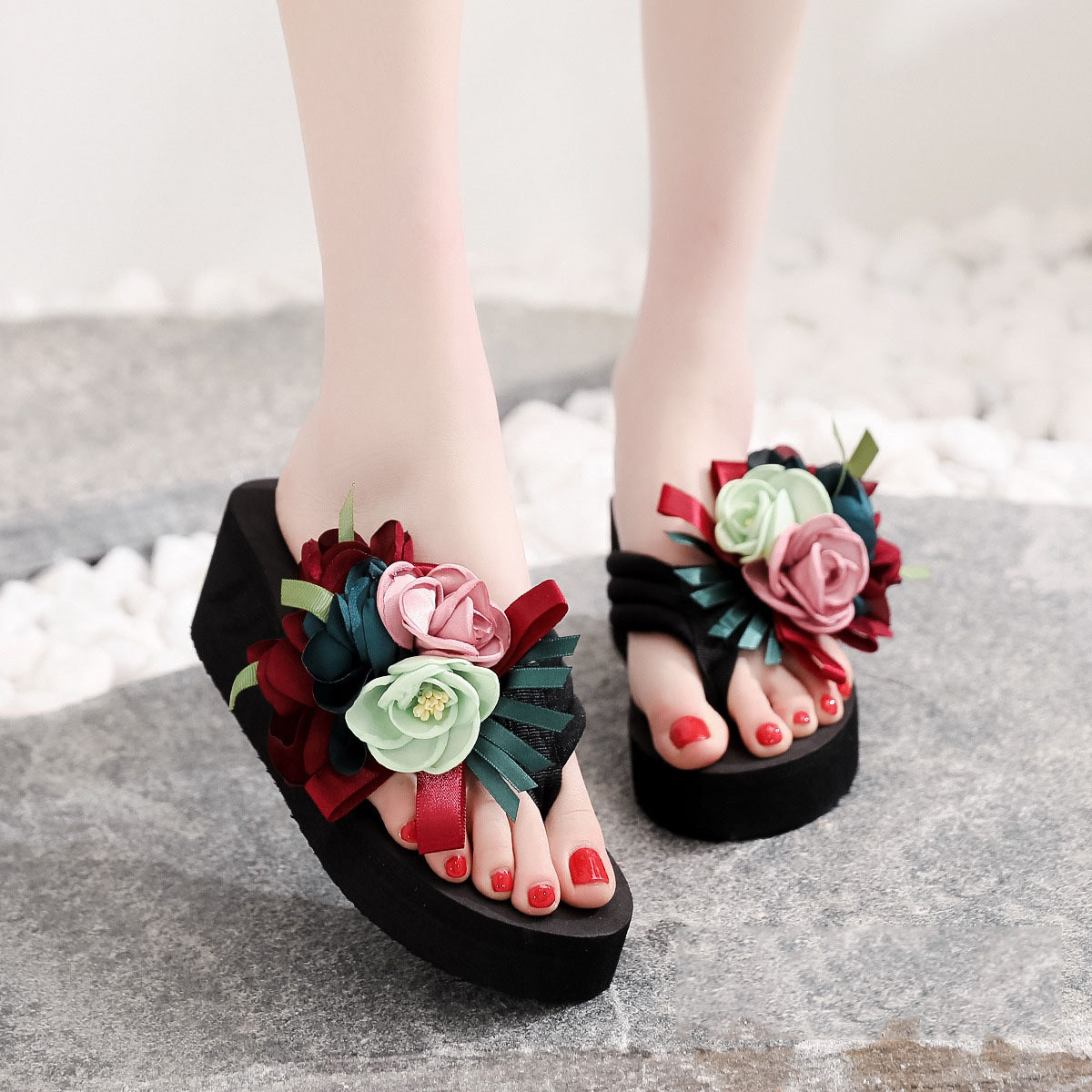 Fashion High-heeled Platform Flip Flops Flower Wedge Beach Shoes - Image 5