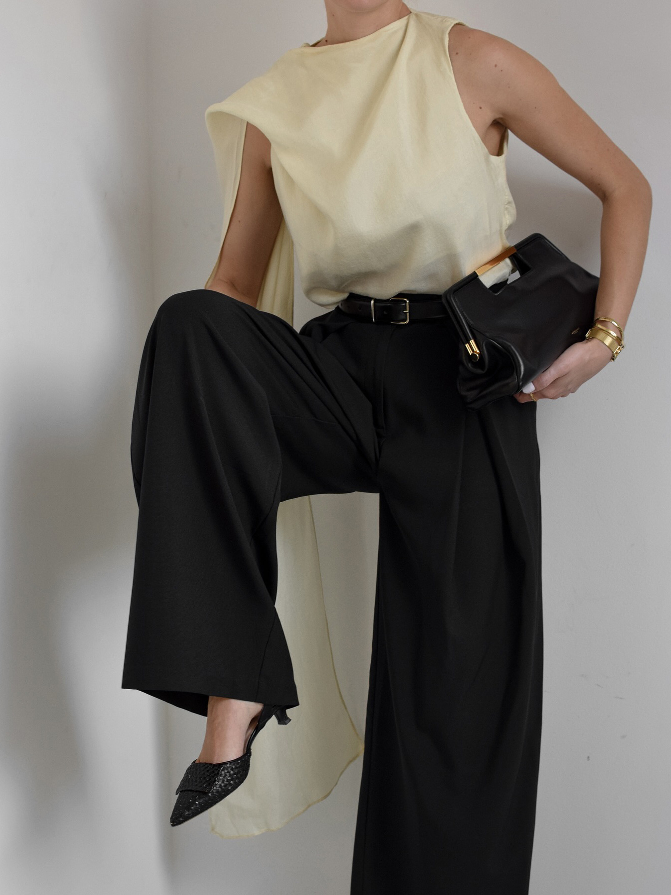 Elegant Sleeveless Solid Color Tank Top - Image 3